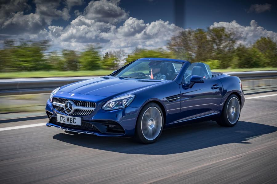  Mercedes-Benz SLC300 AMG Line 2016 года  (UK) (фото 1 из 25)
